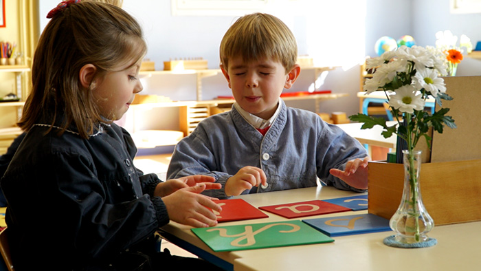 À l'école Montessori, on laisse libre cours aux élans des enfants